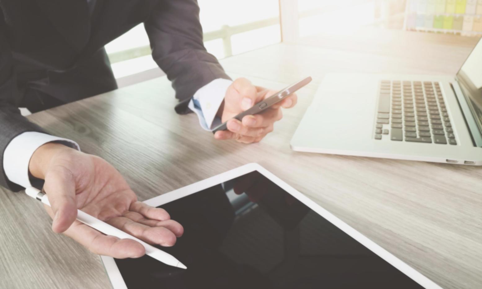 Análisis de estrategias fiscales y optimización de deducciones en sesión formativa